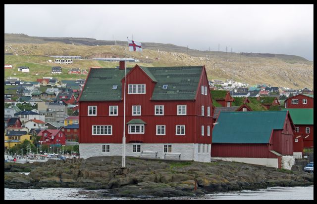 Thorshavn-Nolsoy tr (50).JPG (56968 bytes)